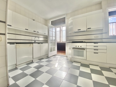 Piso con terraza en Manuel Girona