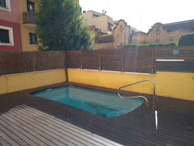 Triplex apartment for rent with terrace and private swimming pool near Diagonal