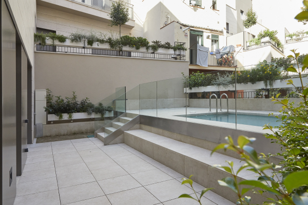Exclusive 2 bedroom apartment with terrace and private pool for rent in Sarria