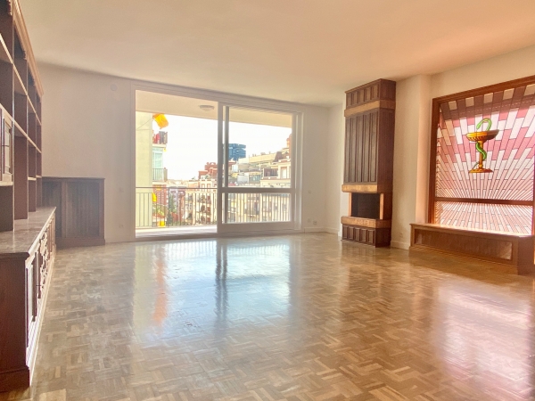 Piso con terraza en Manuel Girona