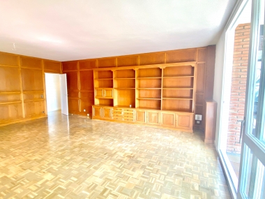 Piso con terraza en Manuel Girona