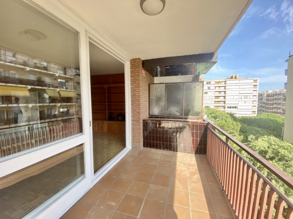Piso con terraza en Manuel Girona