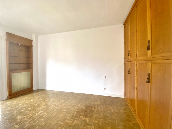 Piso con terraza en Manuel Girona
