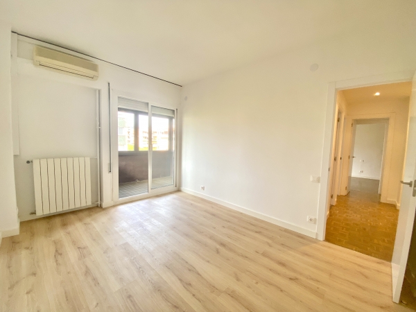 Piso con terraza en Manuel Girona