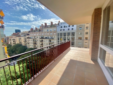 Piso con terraza en Manuel Girona