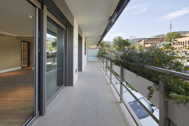Appartement exclusif de 4 chambres avec piscine et terrasse privative en location à Sarria