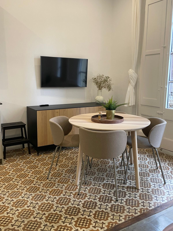 Apartamento reformado en Vila de Gracia