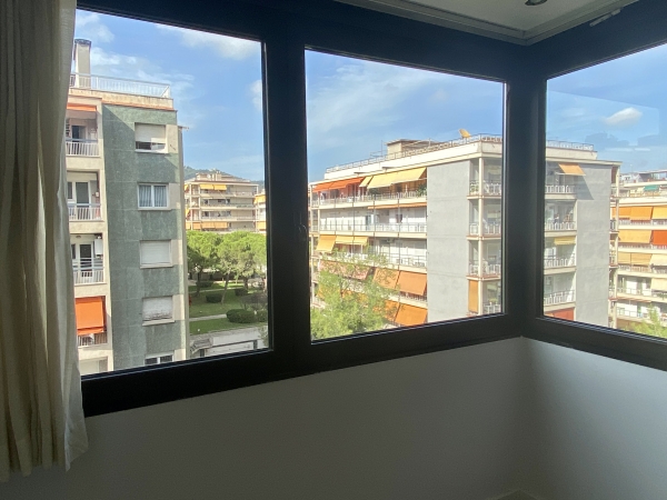 Piso con terraza en Manuel Girona