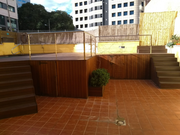 Triplex apartment for rent with terrace and private swimming pool near Diagonal